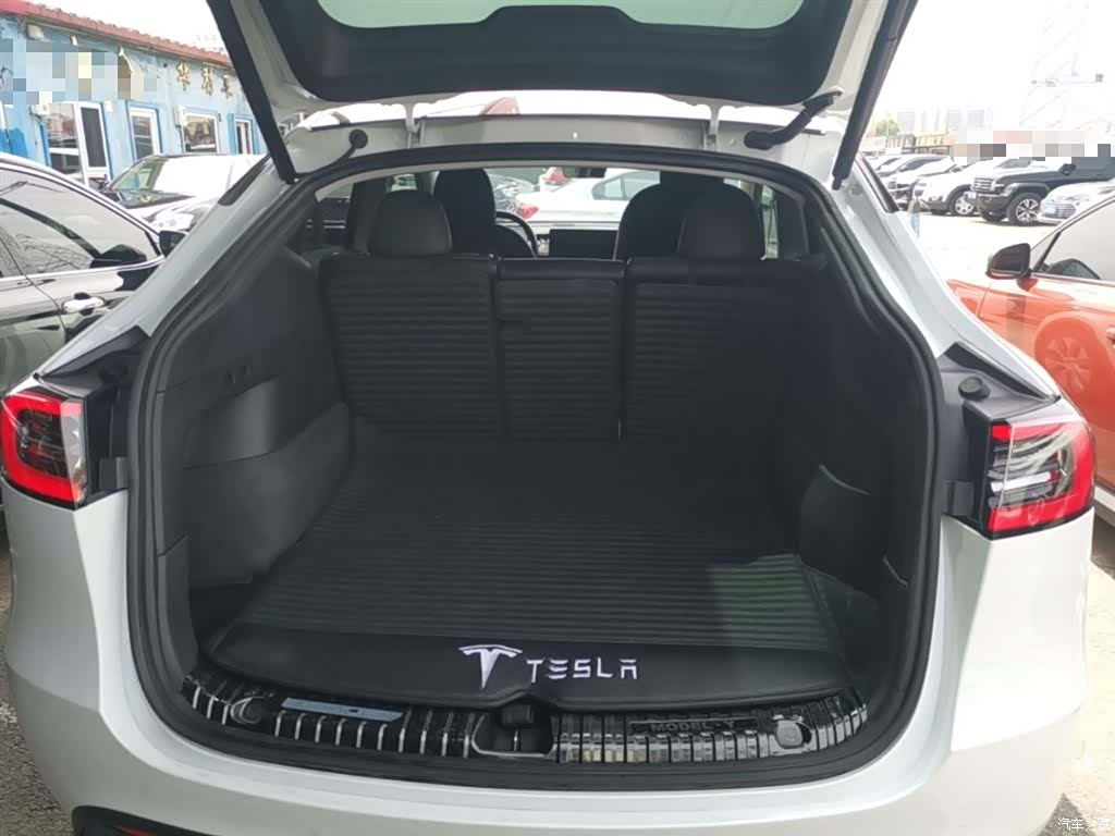 Tesla Model Y, 2022 19