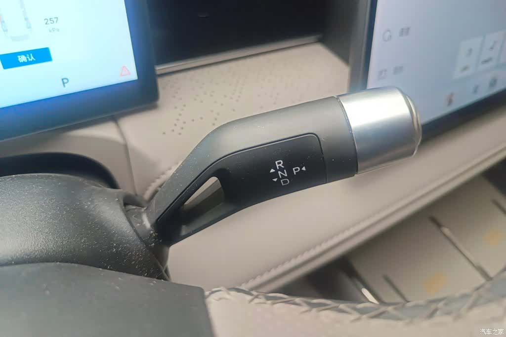 Geely 8, 2025 16