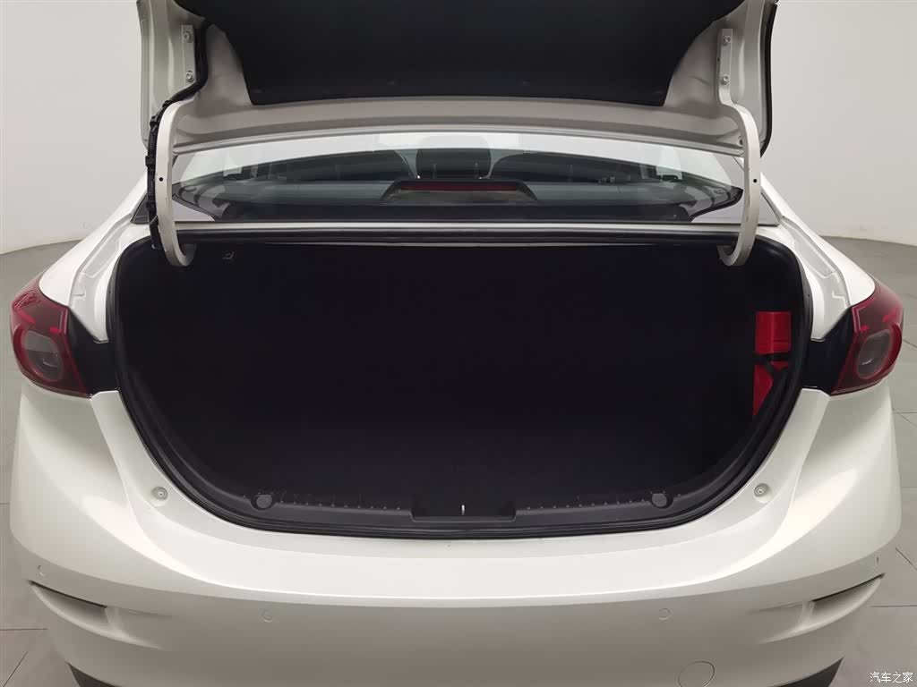 Mazda Mazda3, 2016 16