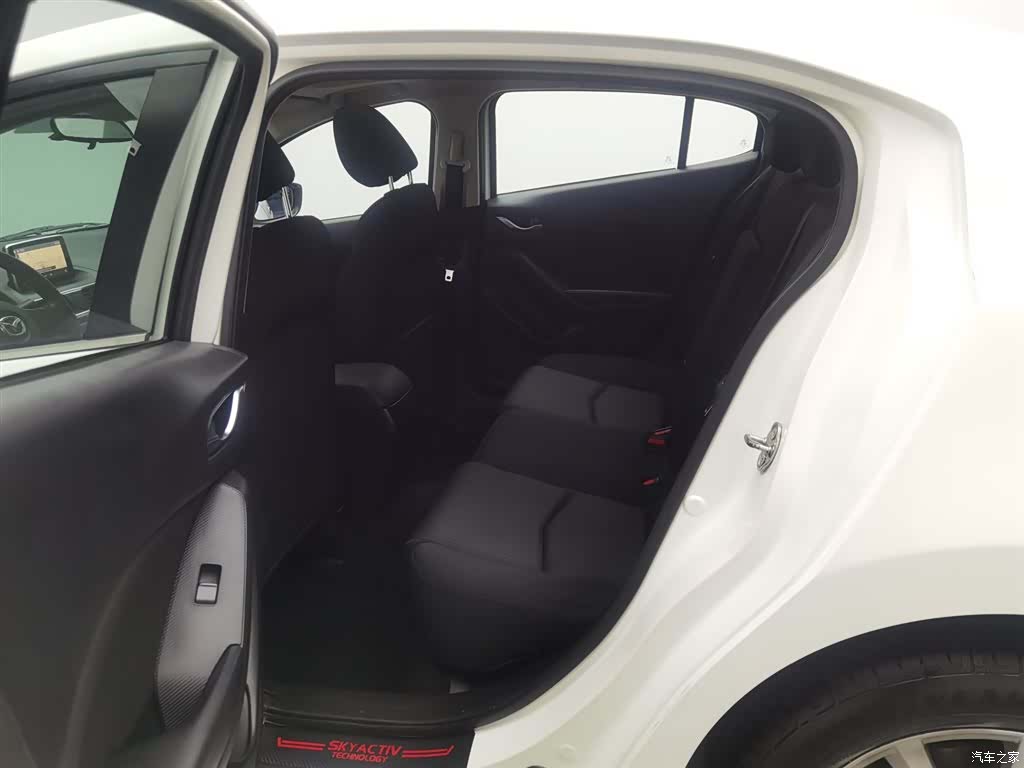 Mazda Mazda3, 2016 15