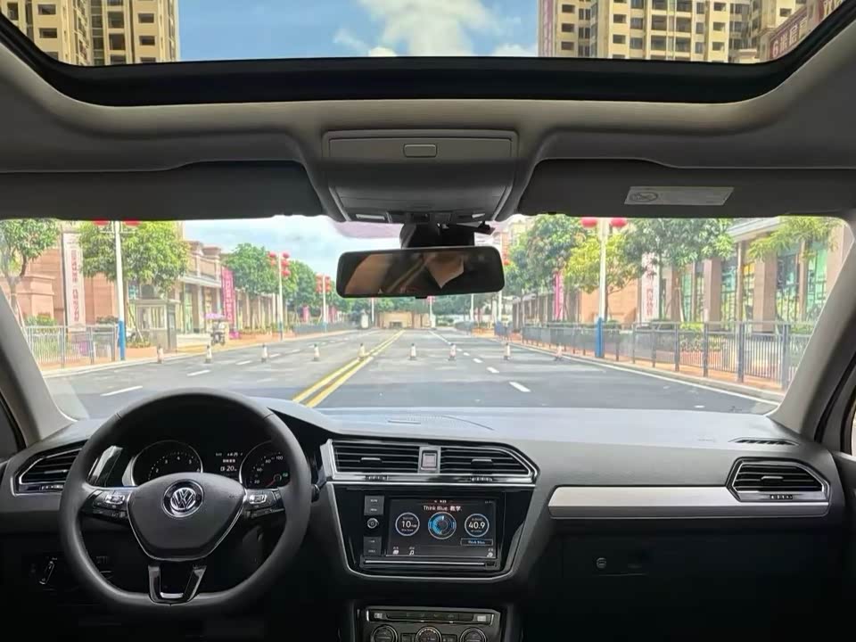 Volkswagen Tiguan L Volkswagen Tiguan L