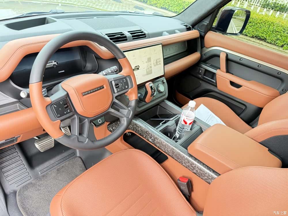 Land Rover Defender, 2026 11