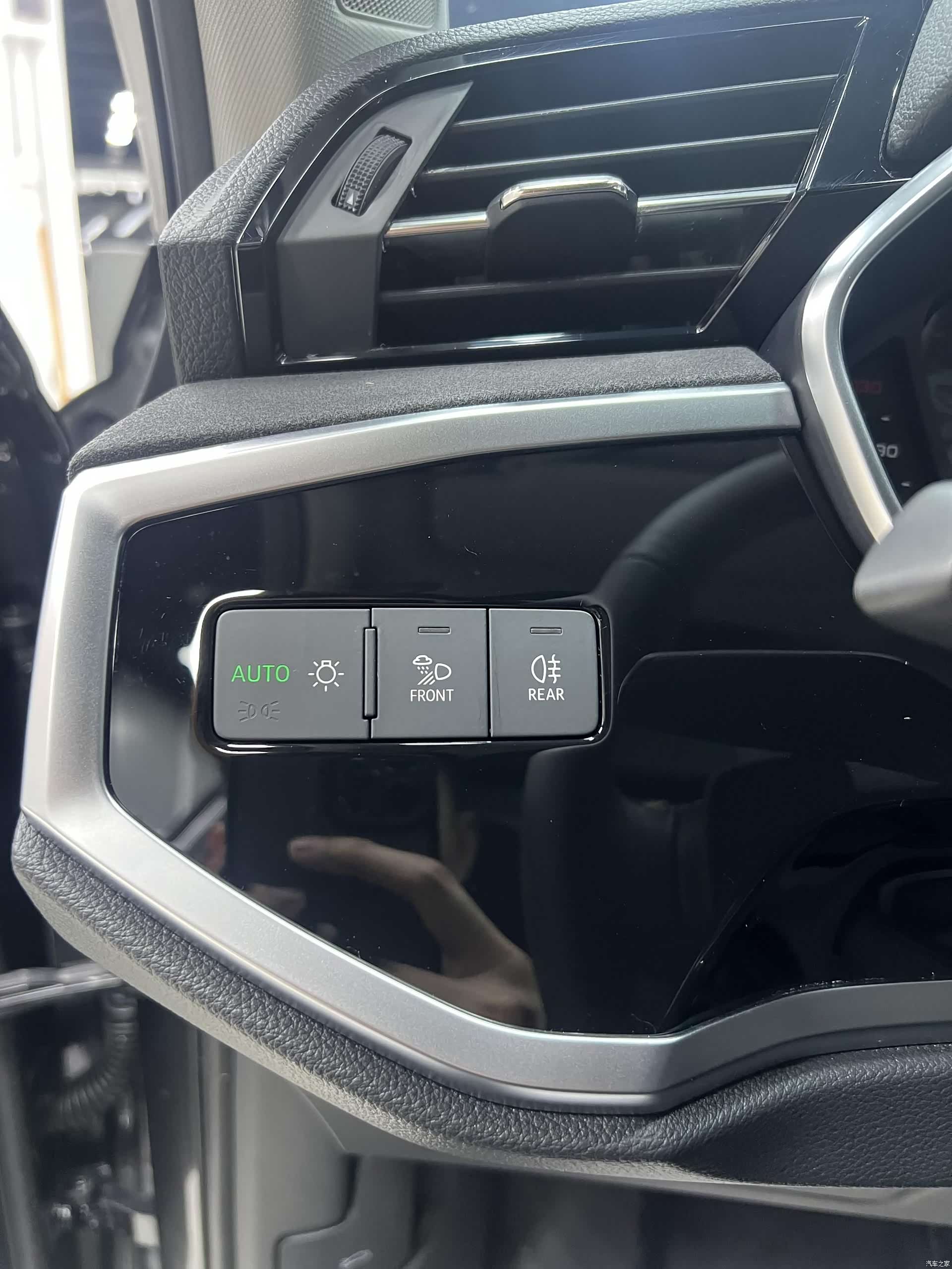 Audi Q3, 2023 14
