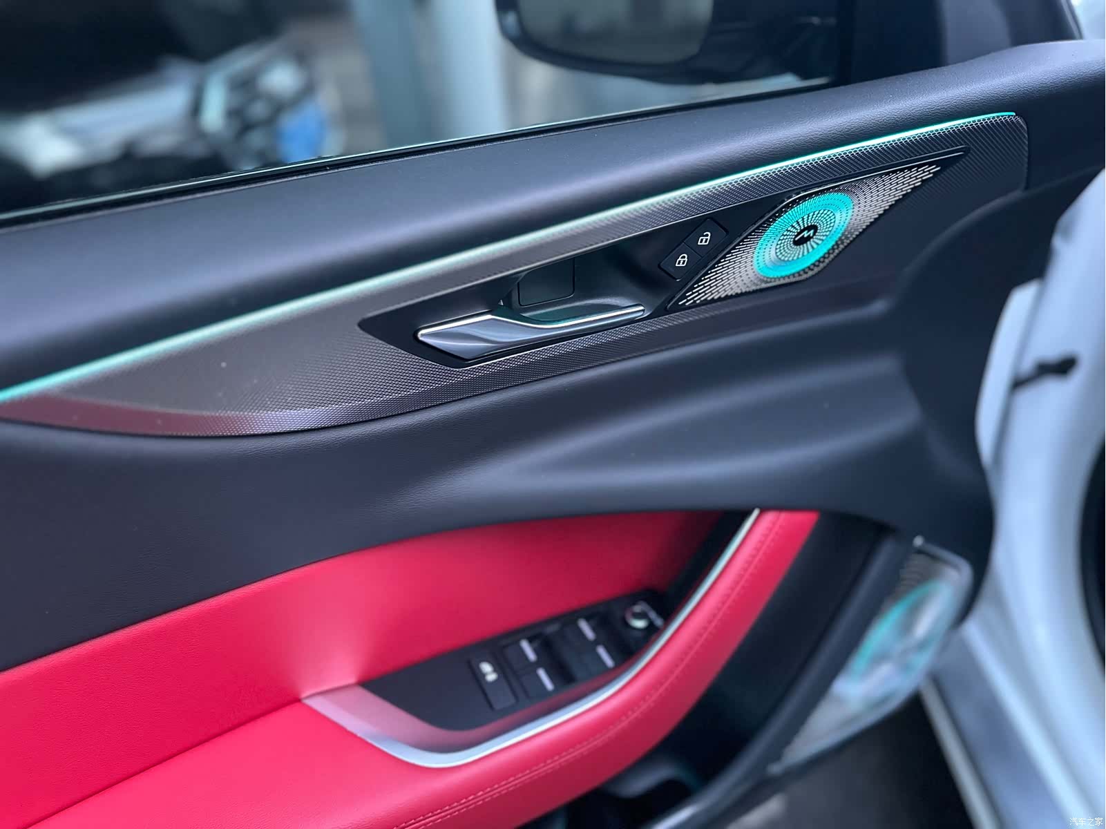 Land Rover XEL, 2023 7
