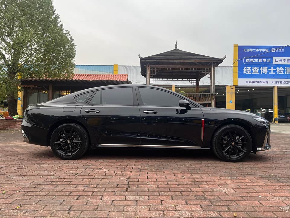 Hongqi H6