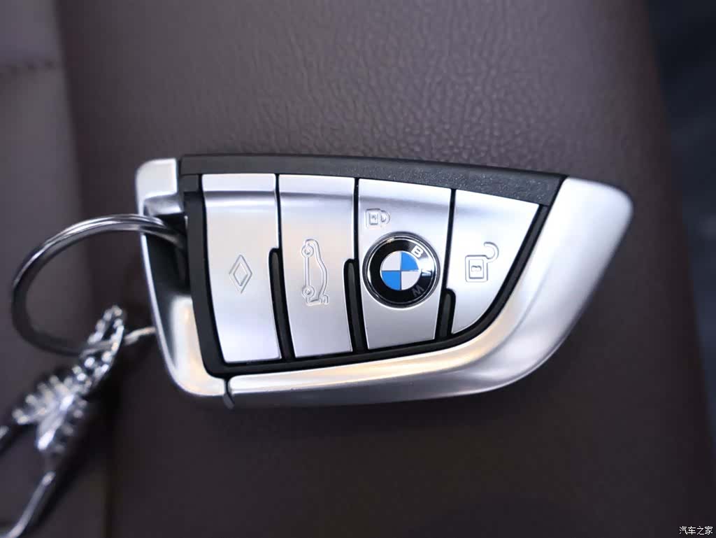BMW 5 Series, 2020 24
