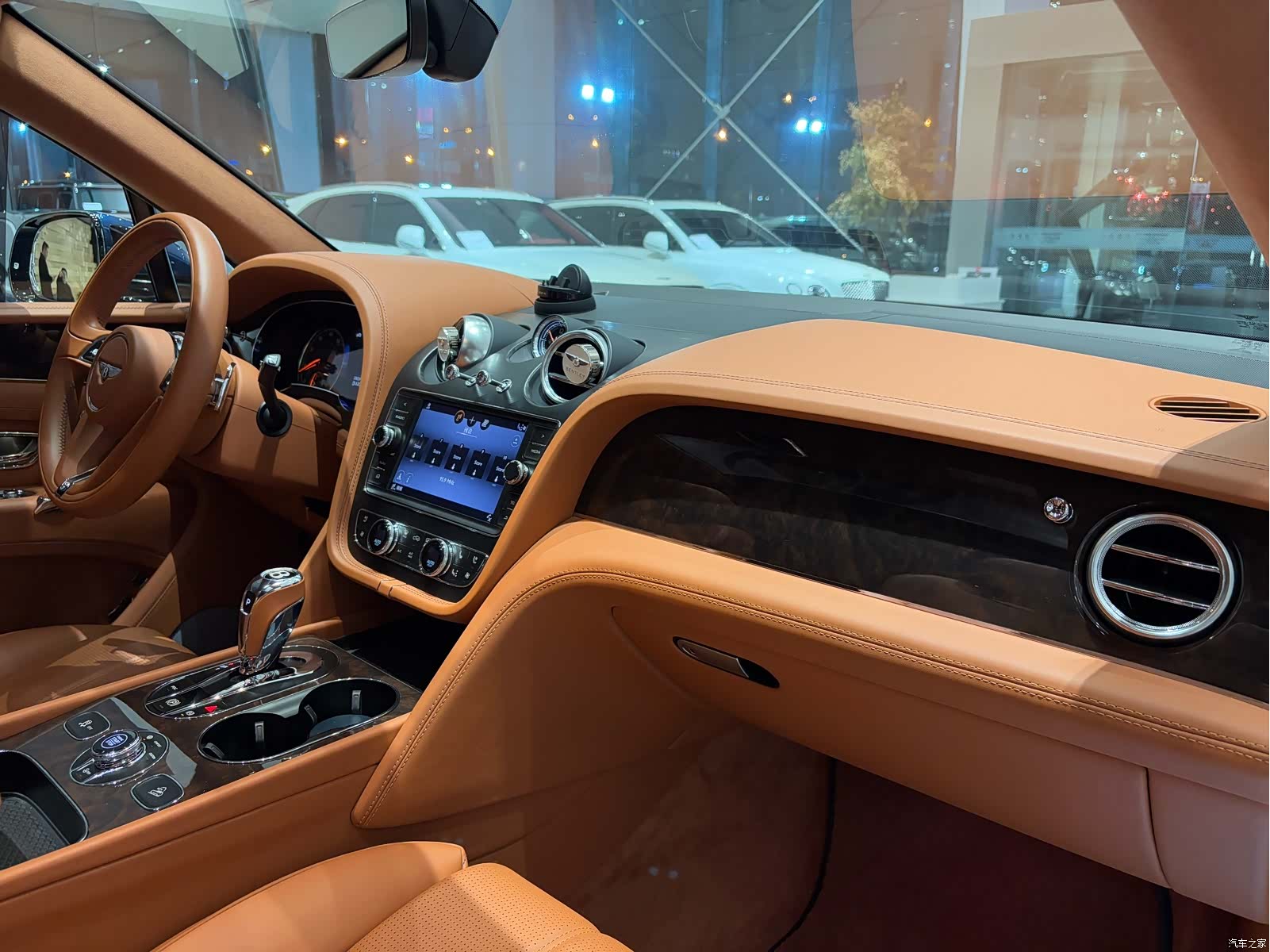 Bentley Bentayga, 2018 22