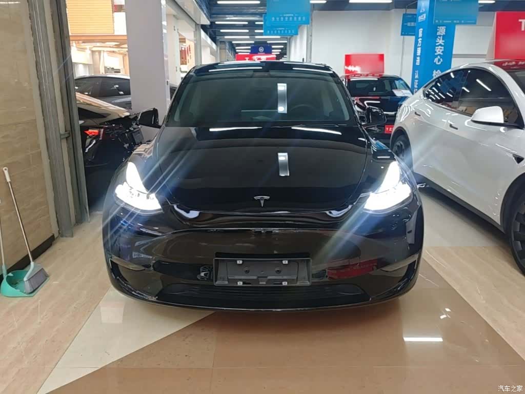 Tesla Model Y, 2023 3