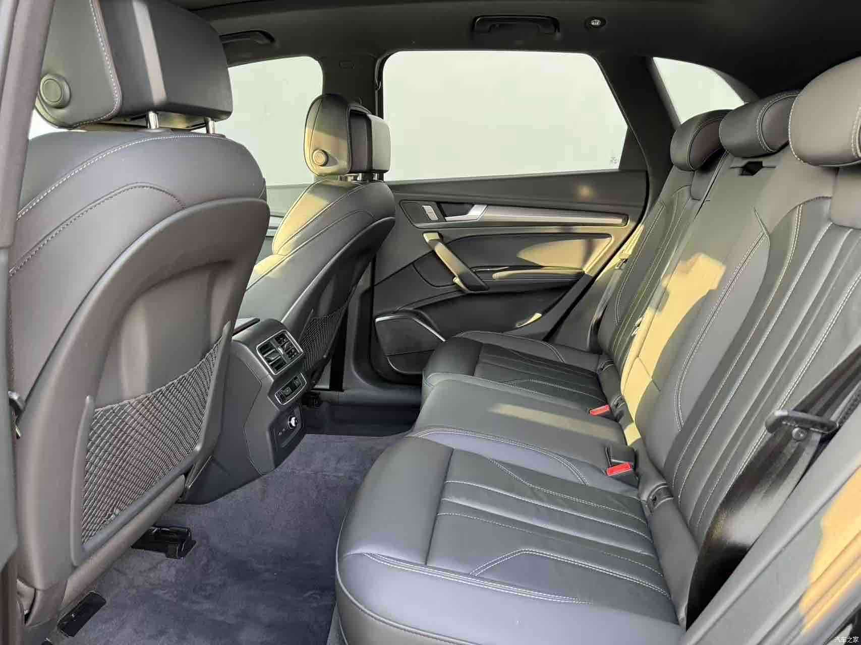Audi Q5L, 2025 6