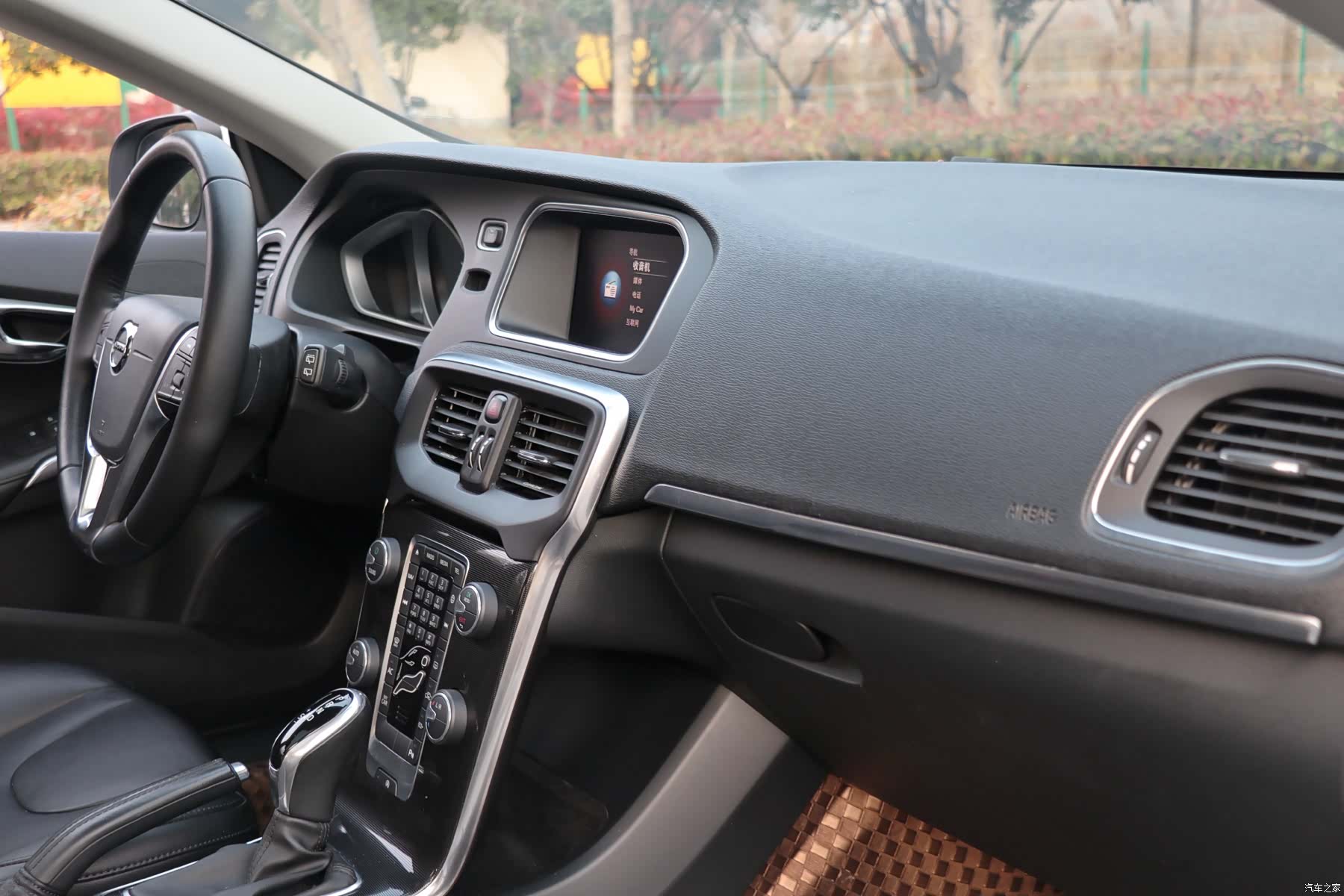 Volvo V40, 2018 23