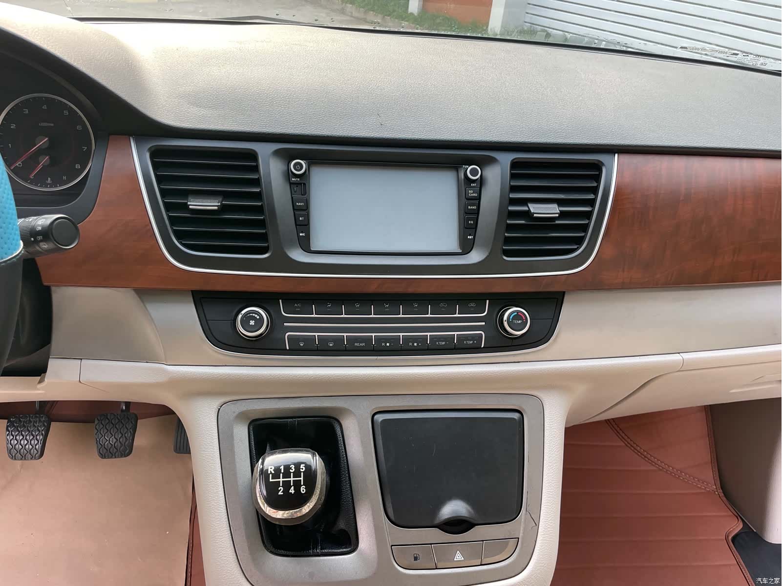 Maxus G10, 2017 11