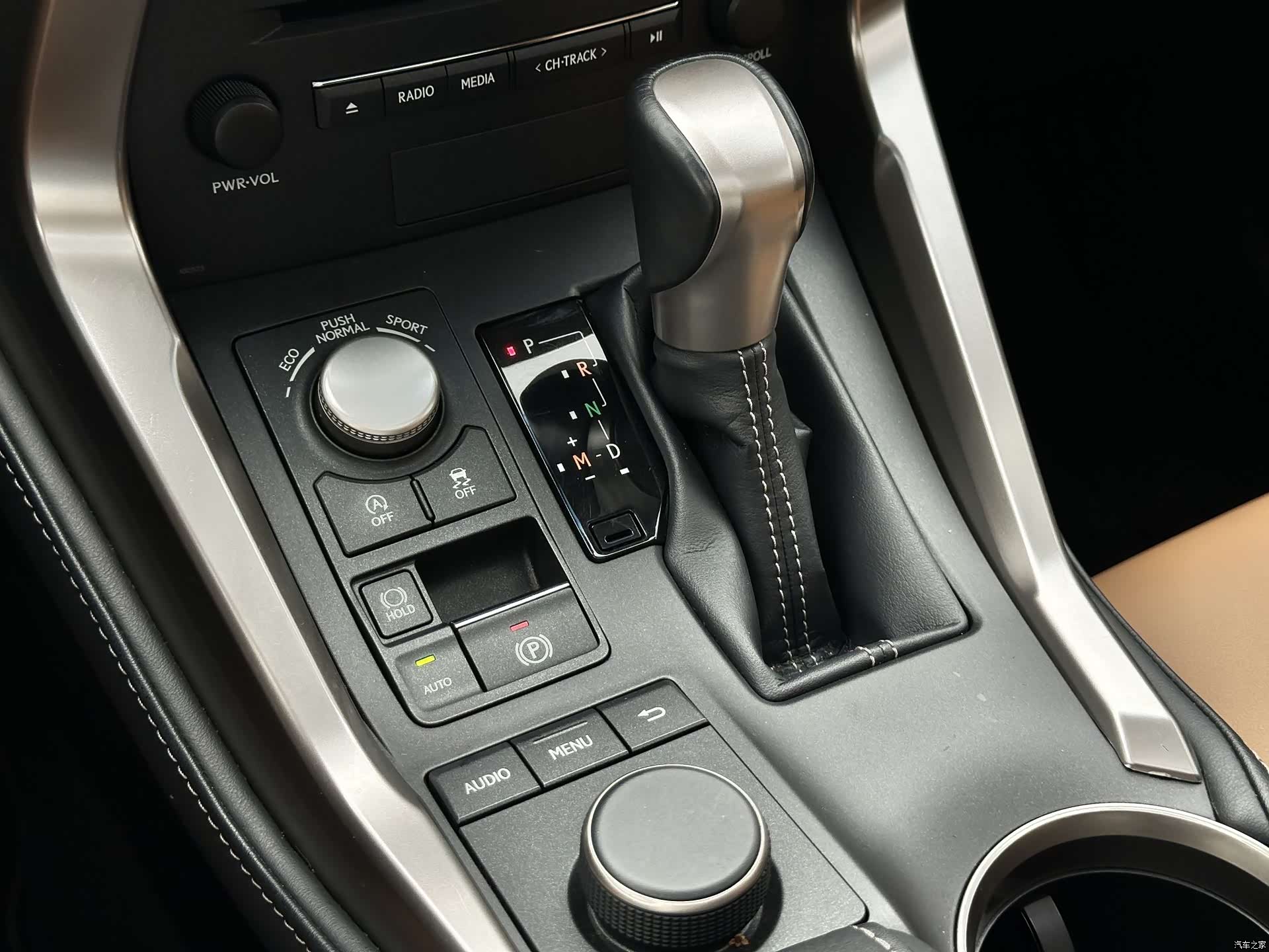 Lexus NX, 2017 18