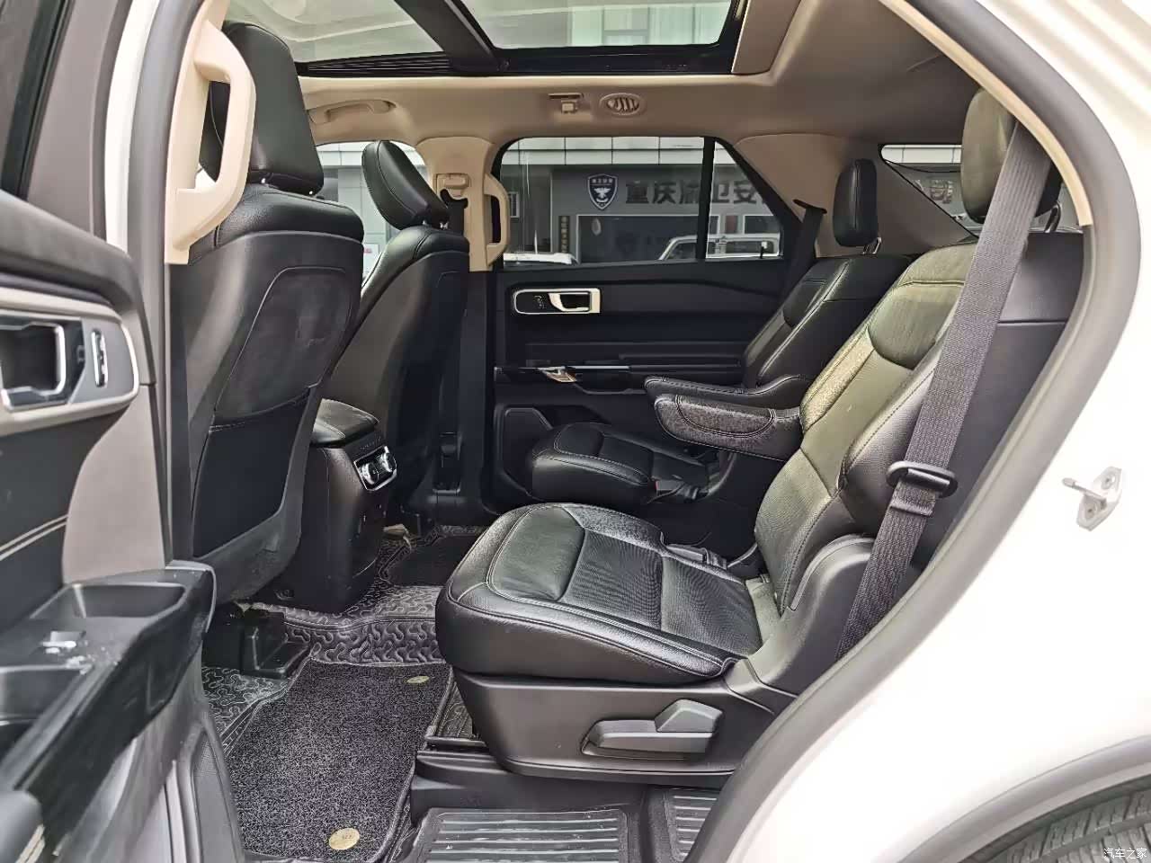 Ford Explorer, 2021 11
