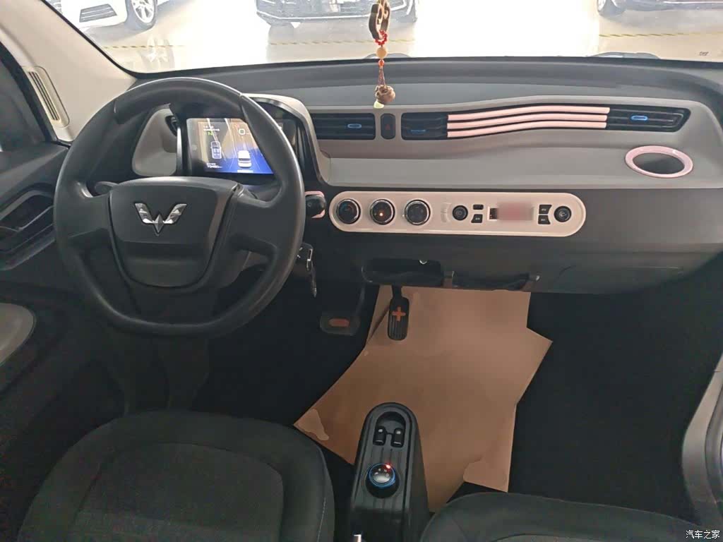 Wuling MINIEV, 2021 10