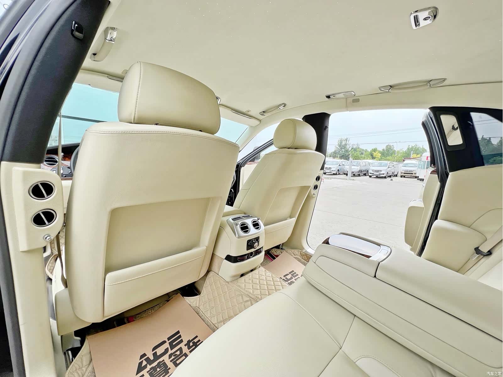 Rolls-Royce Ghost, 2011 11