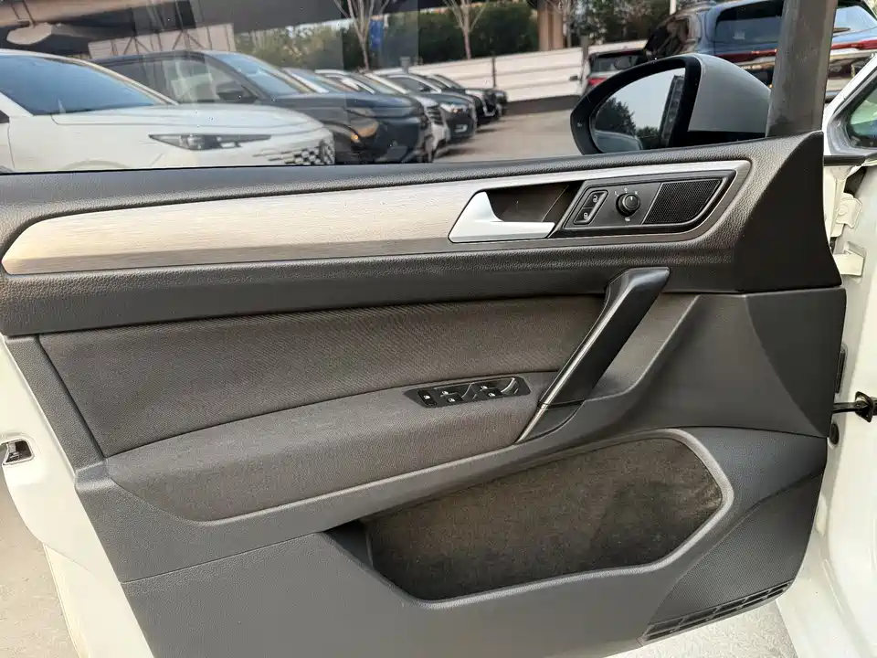 Volkswagen Golf*Jiayu