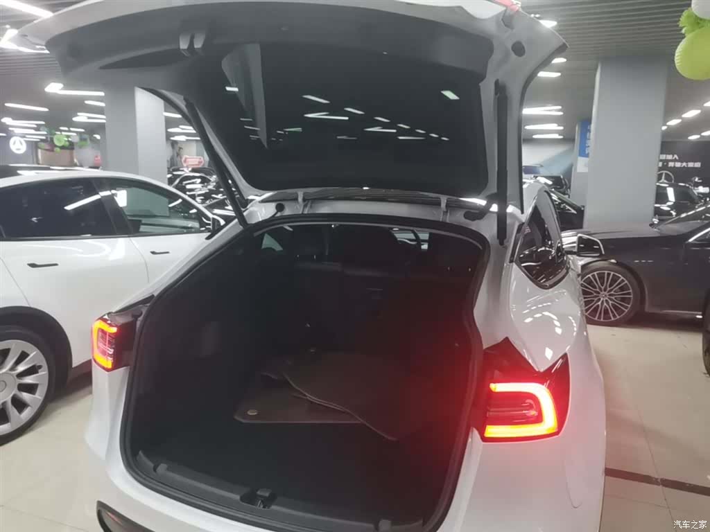 Tesla Model Y, 2024 19