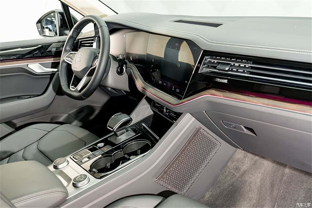 Volkswagen Touareg, 2023 20
