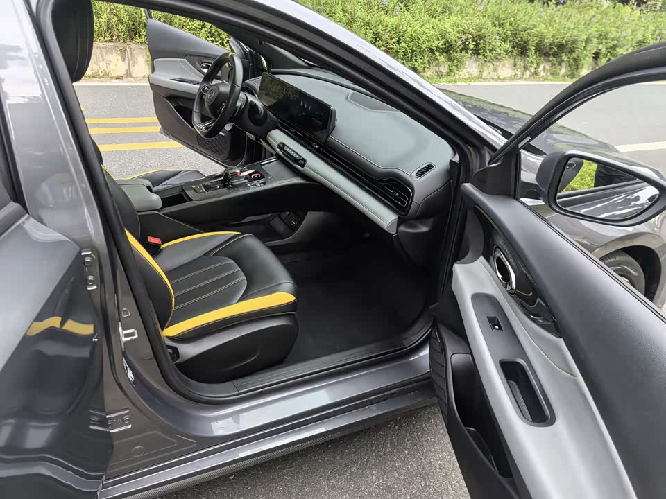 Trumpchi Shadow Leopard