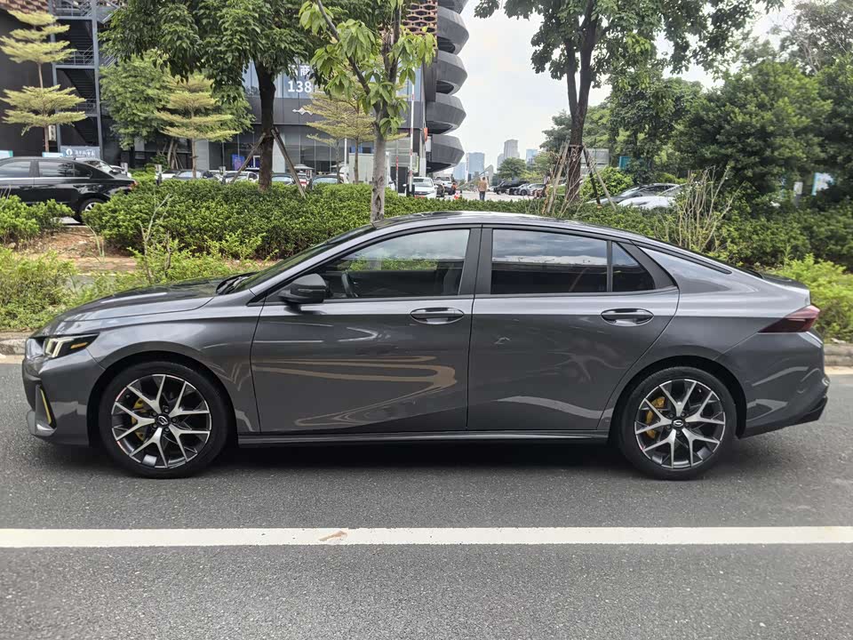 Trumpchi Shadow Leopard