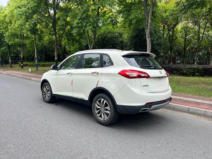 BAIC shen bao X65 2015 2.0T АКПП Elite