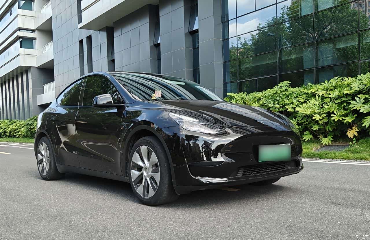 Tesla Model Y, 2022 3