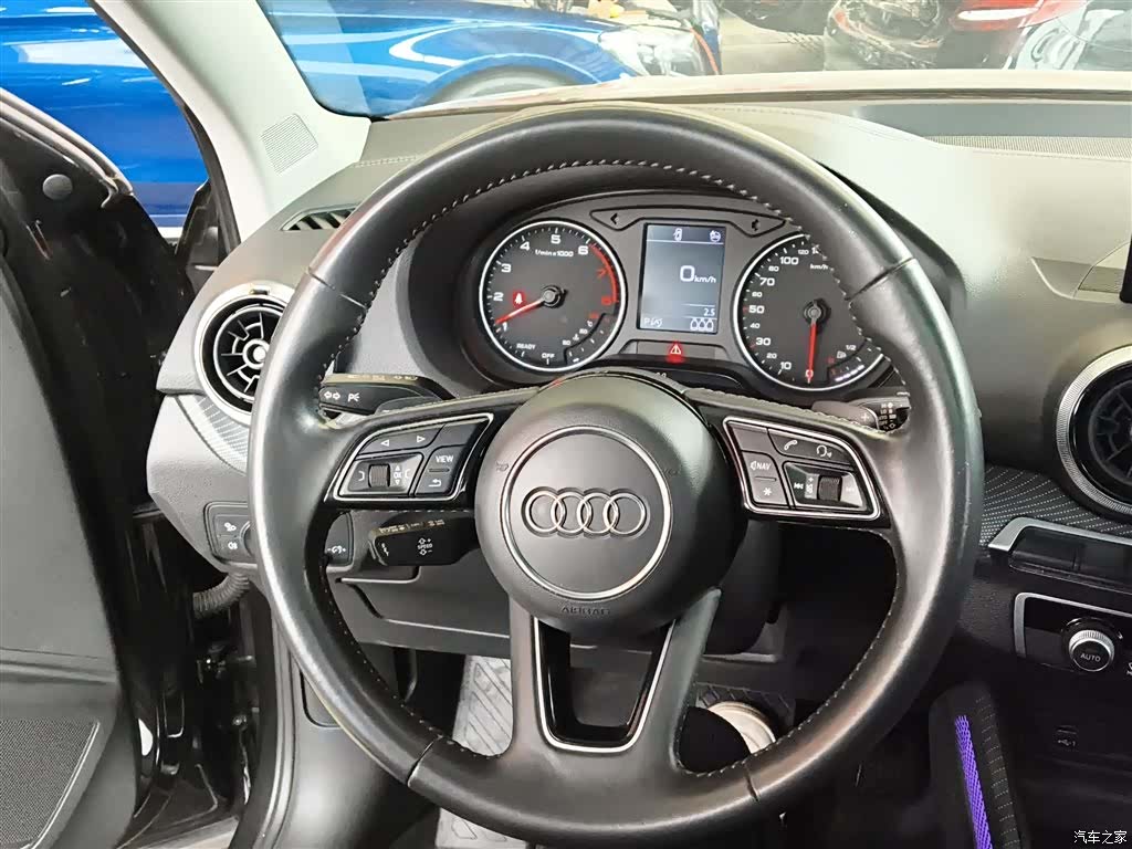 Audi Q2L, 2022 11