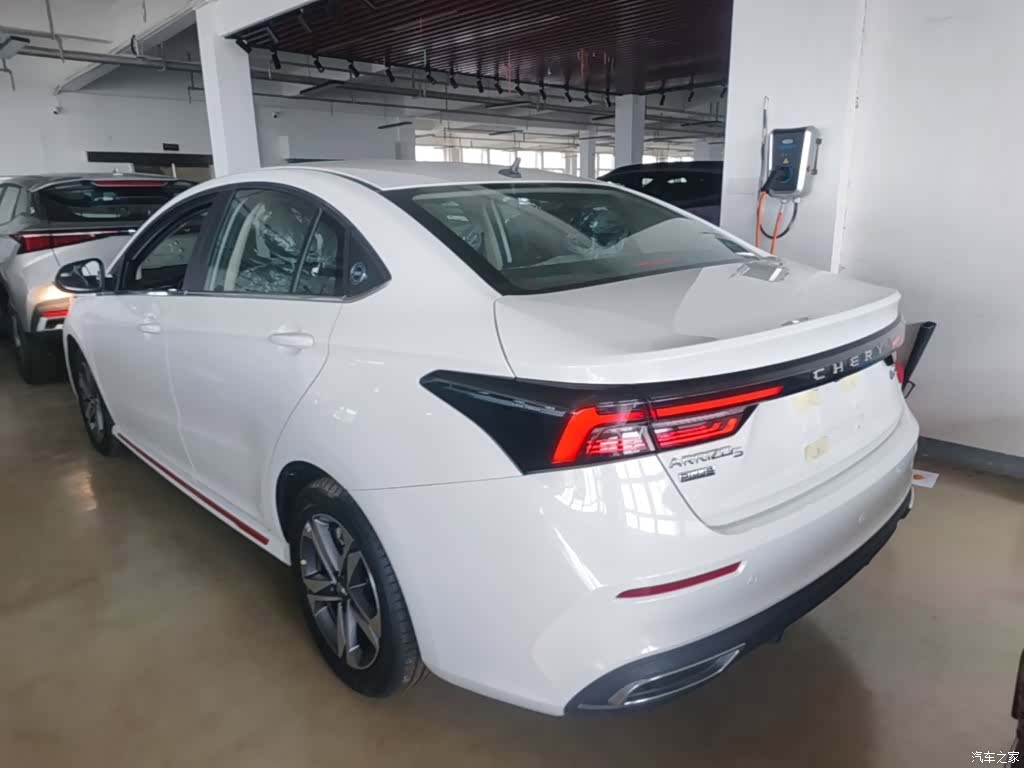 Chery 5, 2026 все фото