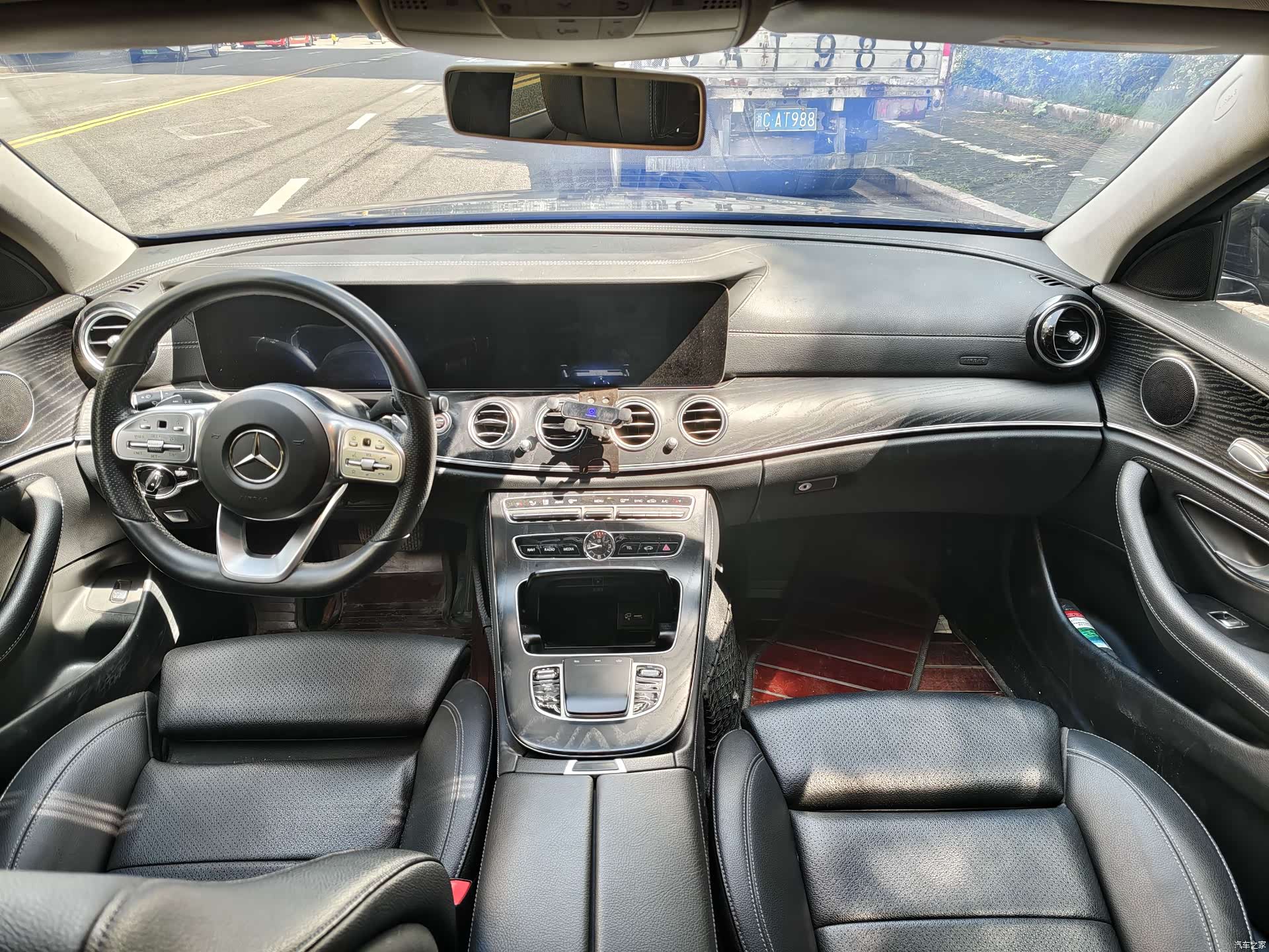 Mercedes-Benz E-Class, 2019 25