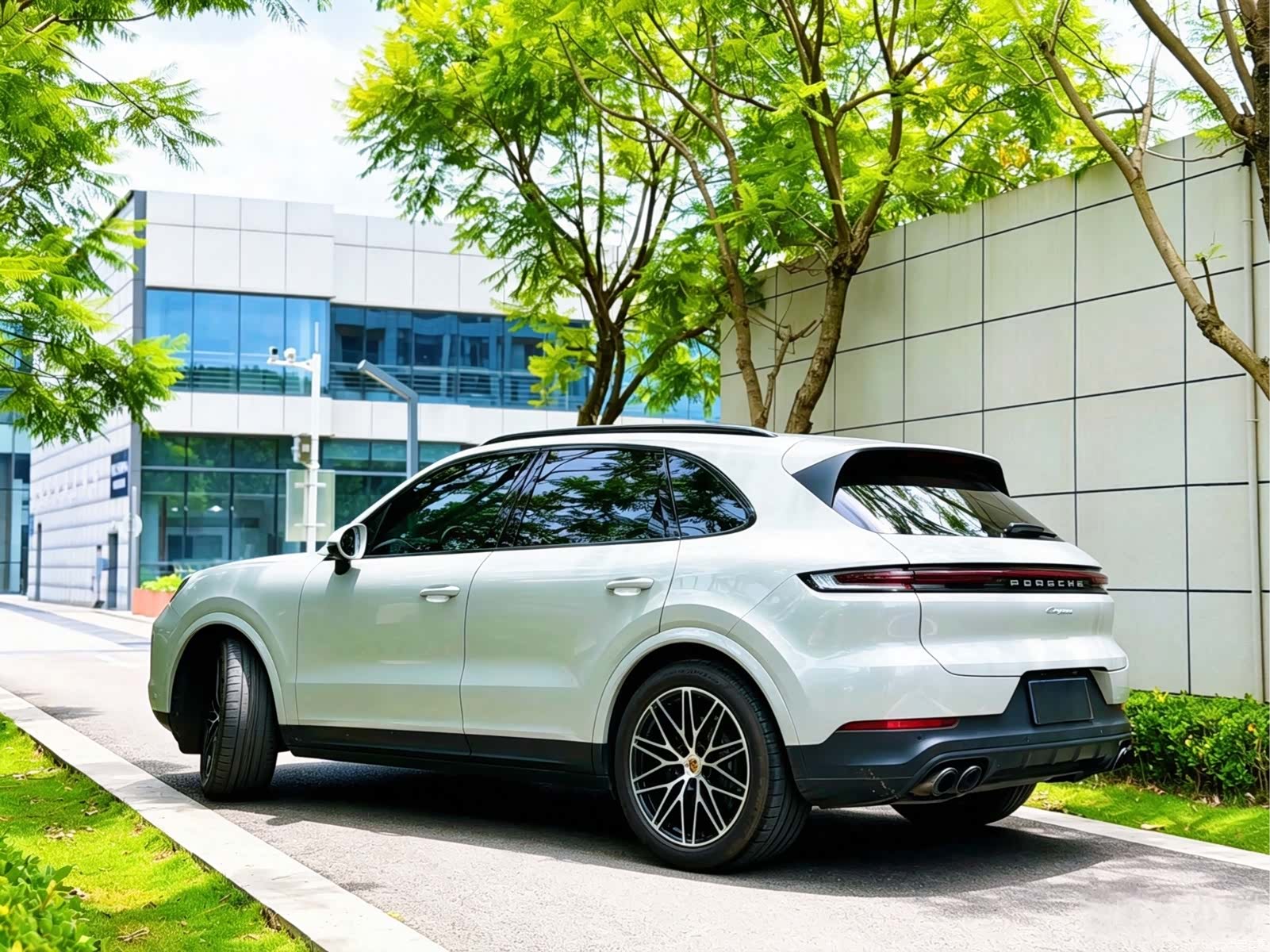 Porsche Cayenne, 2023 все фото