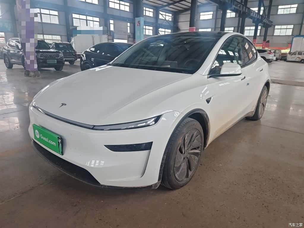 Tesla Model Y, 2025 2