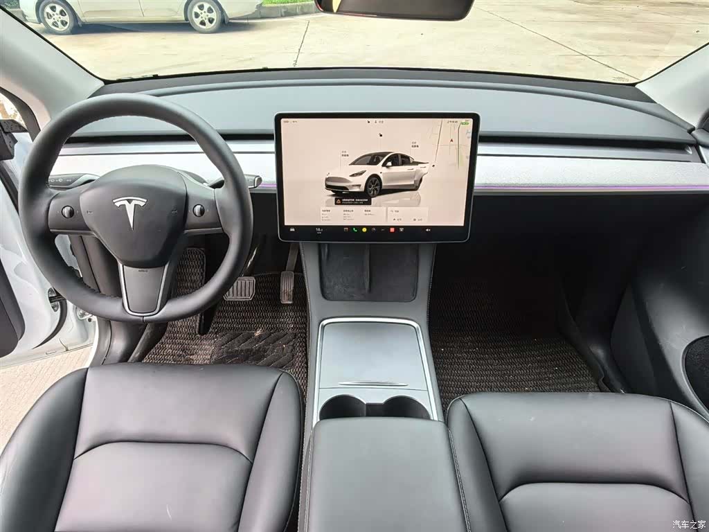 Tesla Model Y, 2024 6