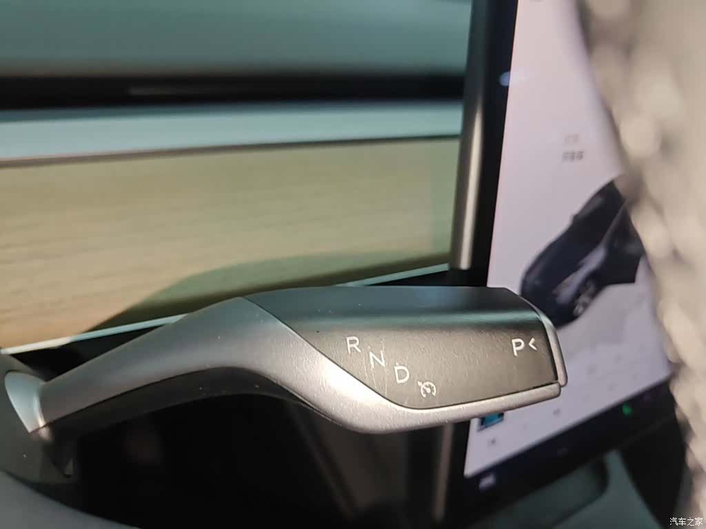 Tesla Model Y, 2023 14