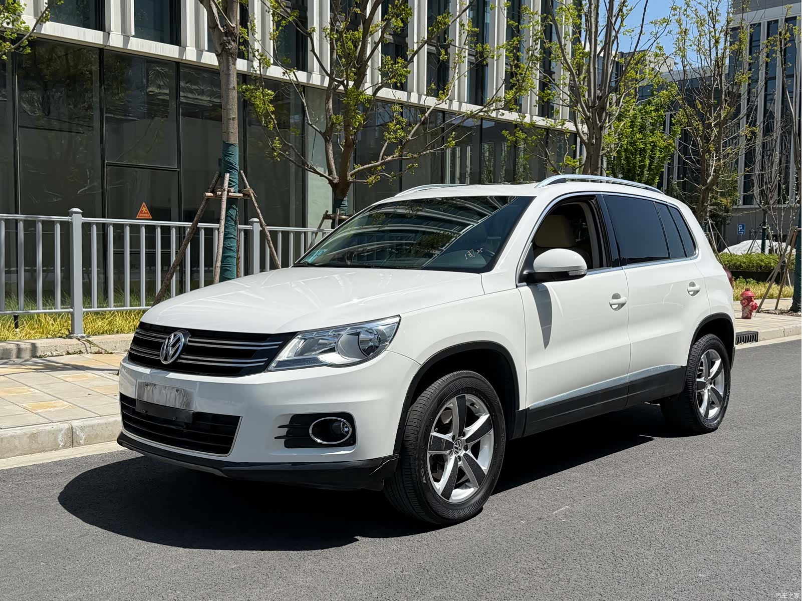 Volkswagen Tiguan, 2011 1