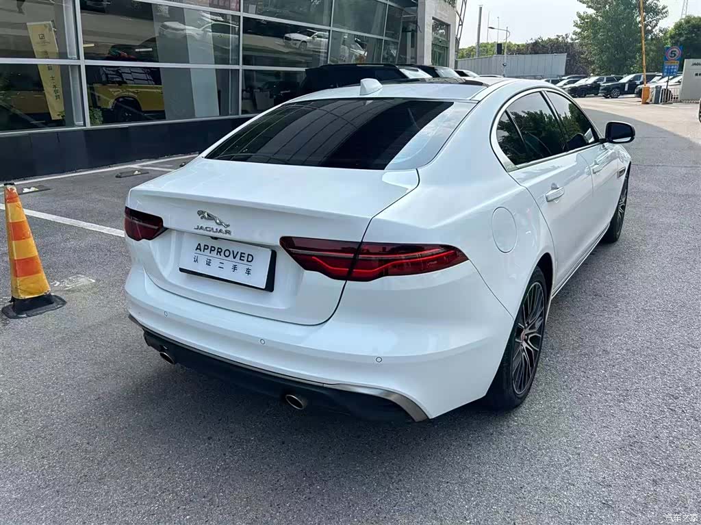 Land Rover XEL, 2022 4
