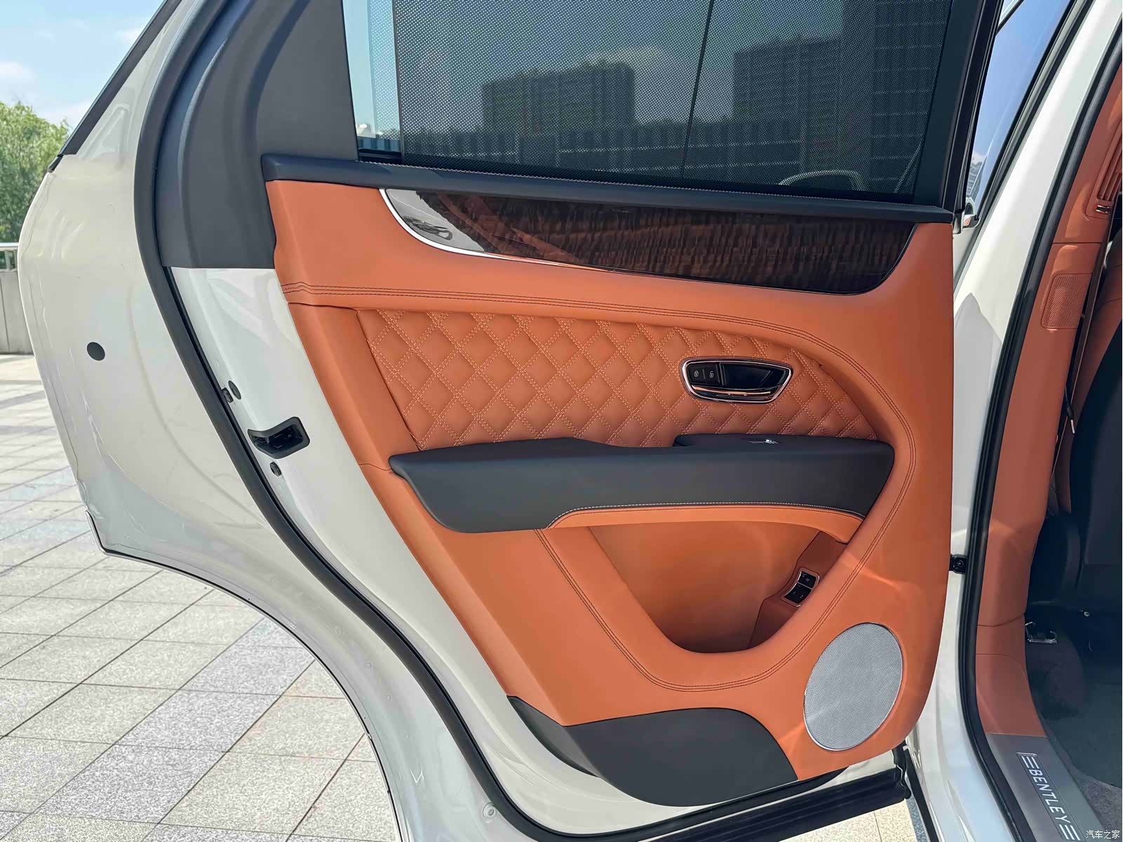 Bentley Bentayga, 2022 13