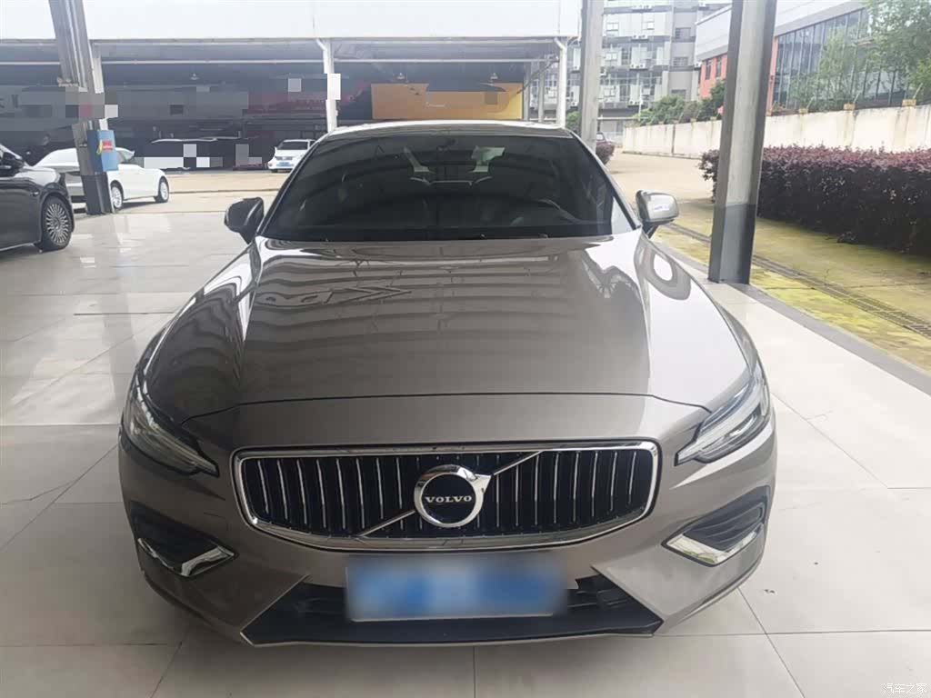 Volvo S60, 2021 3