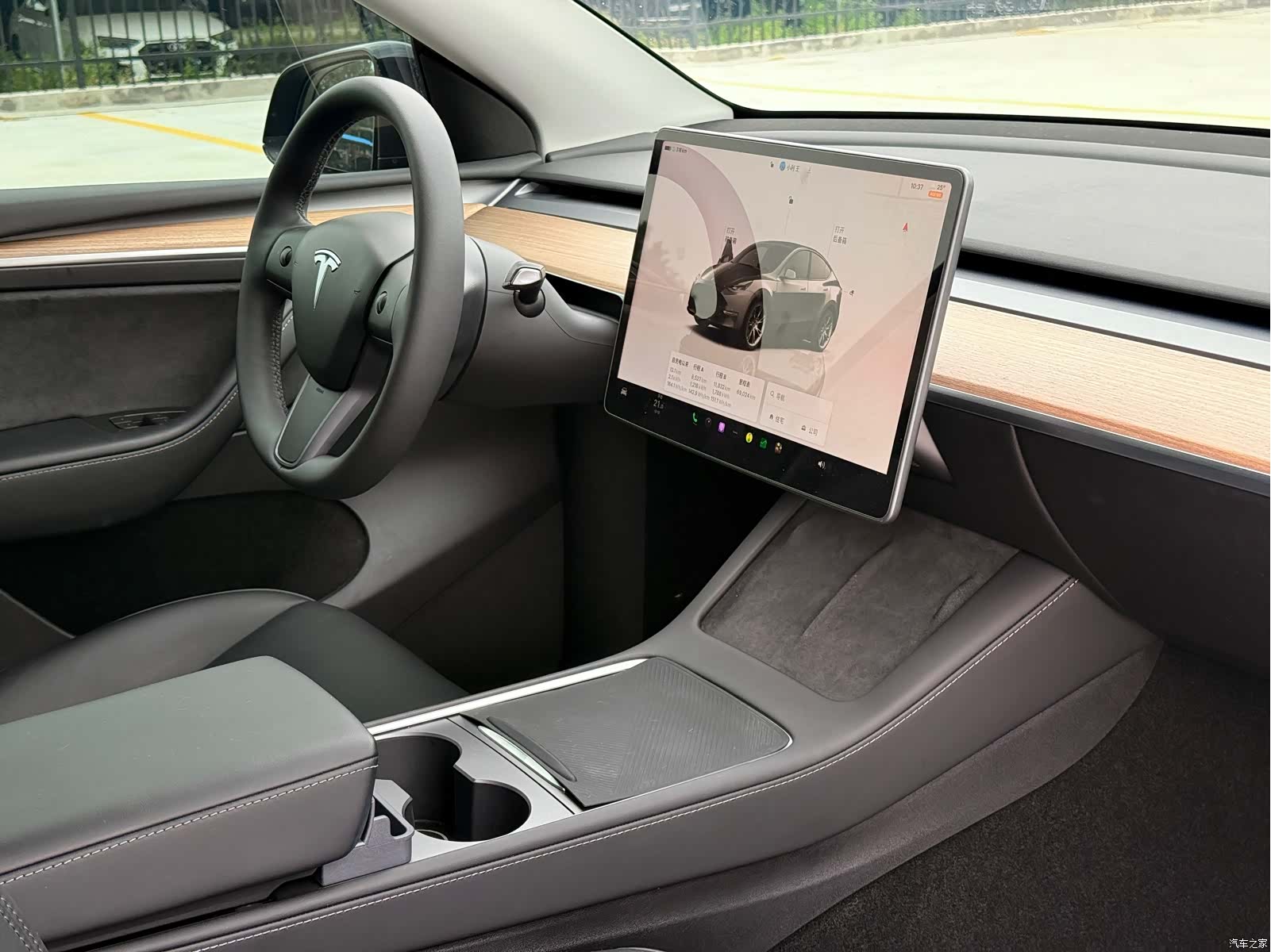 Tesla Model Y, 2023 16