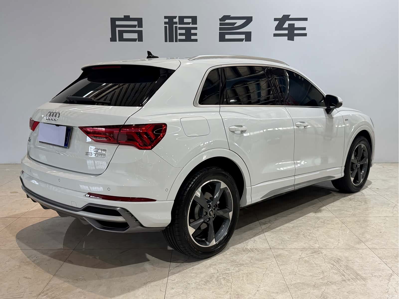Audi Q3, 2023 4