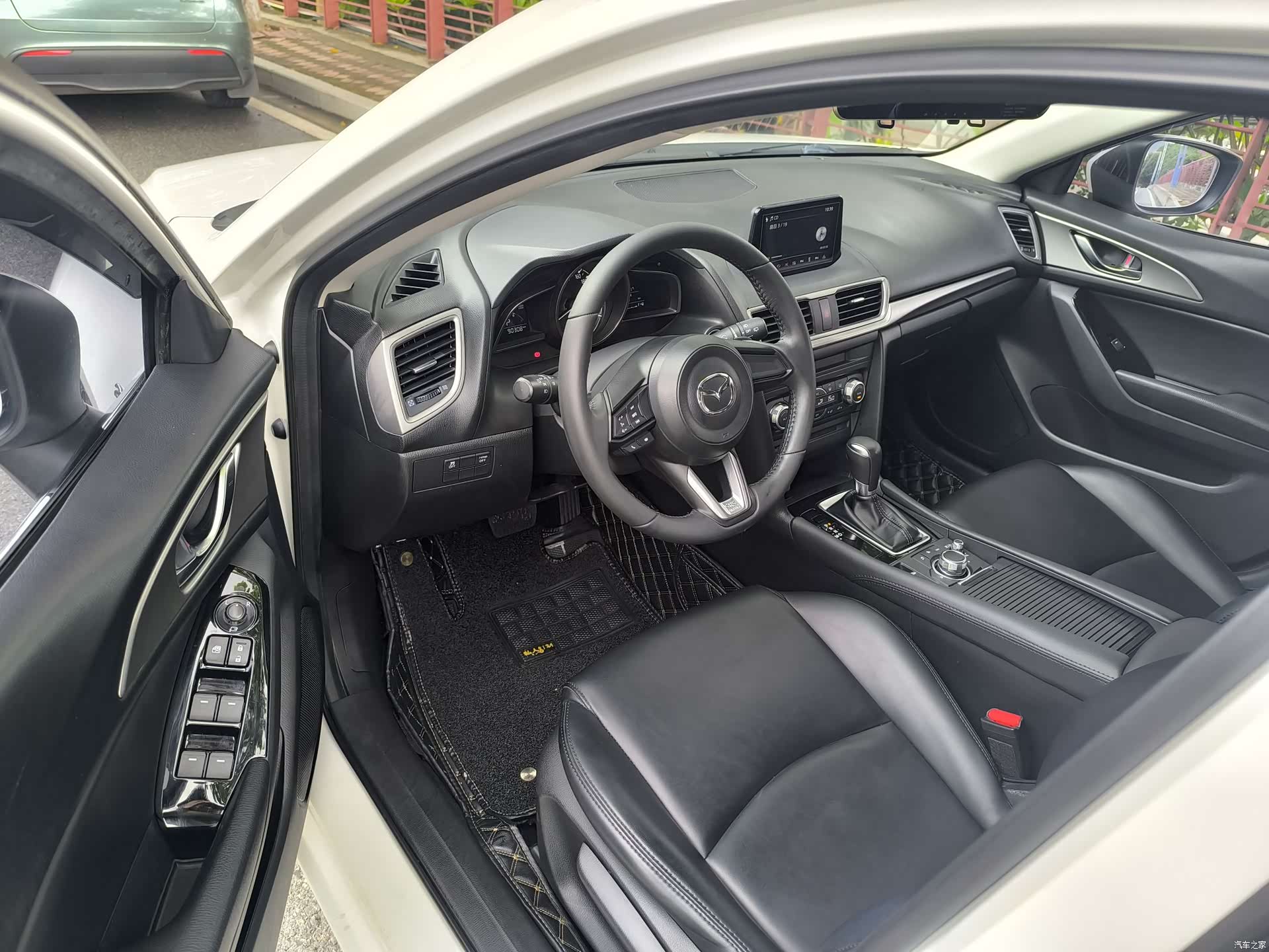 Mazda Mazda3, 2018 9
