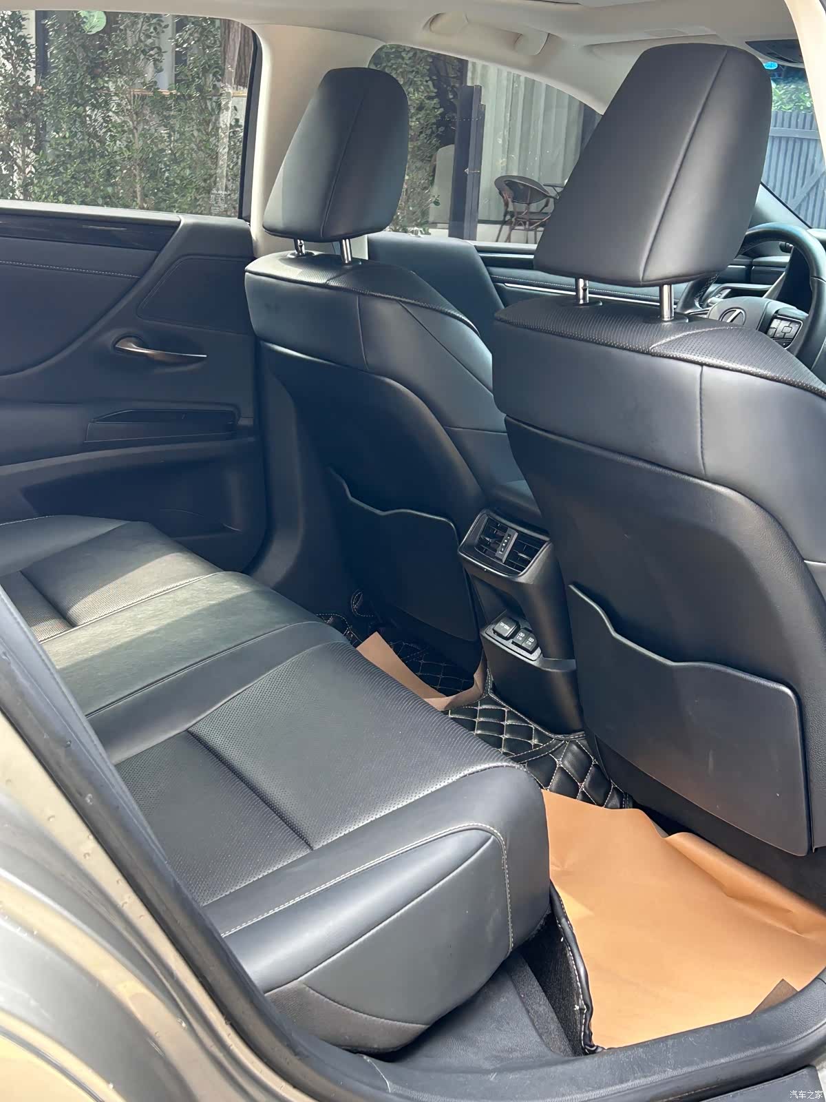 Lexus ES, 2020 10