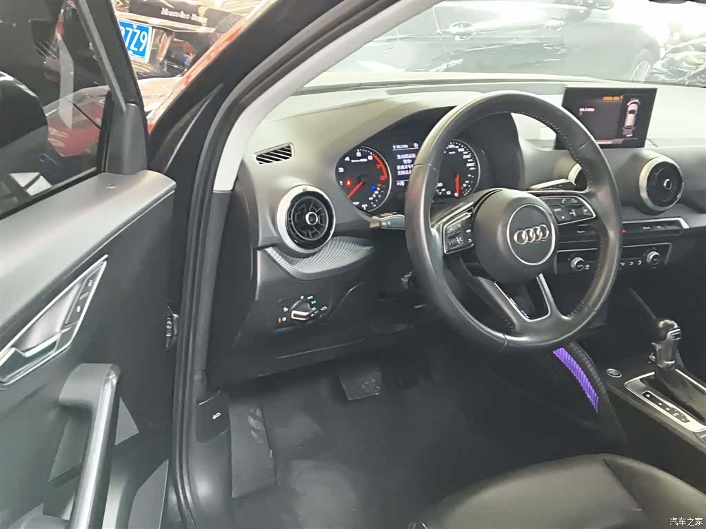 Audi Q2L, 2022 16