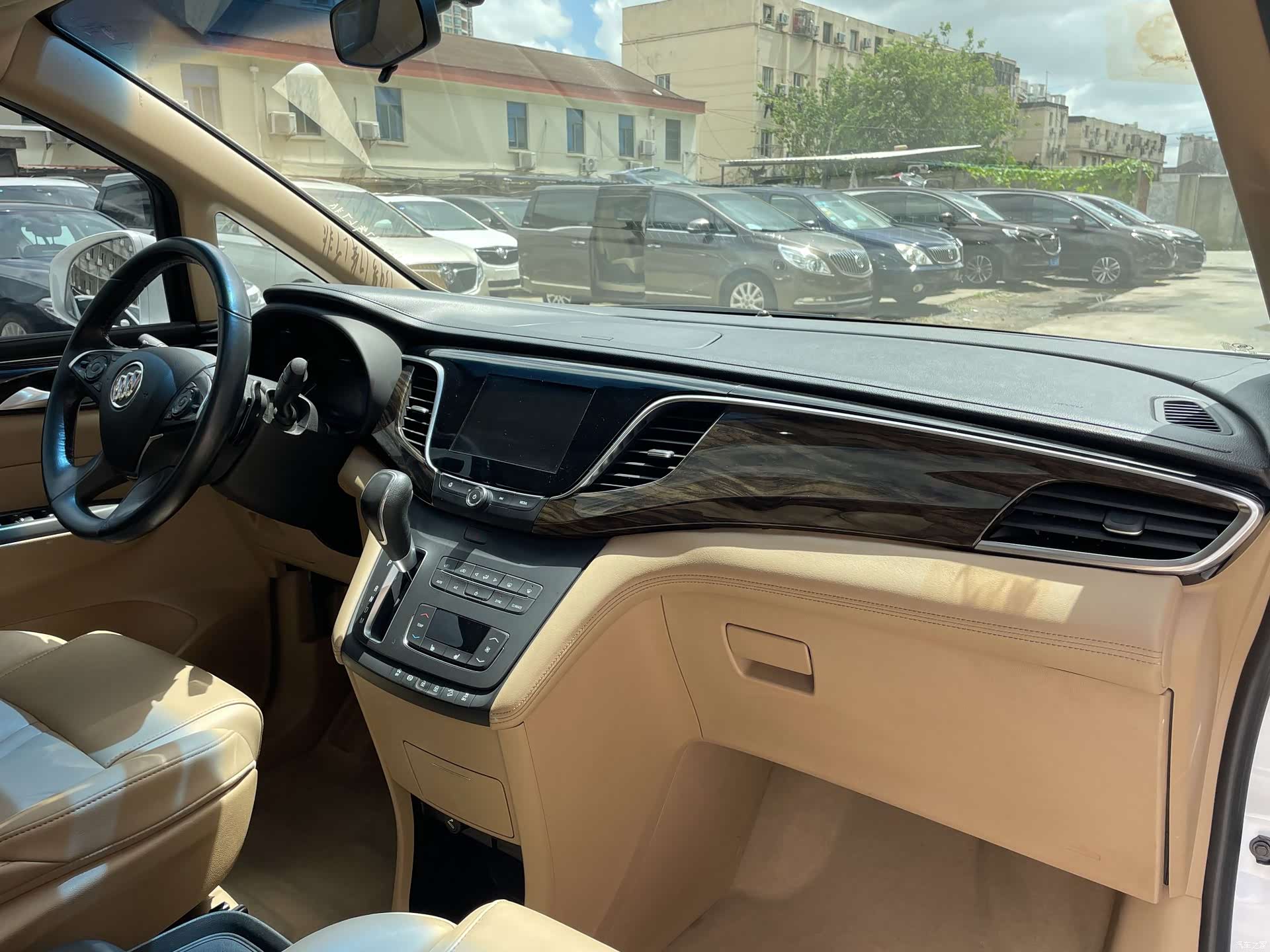 Buick GL8, 2018 все фото