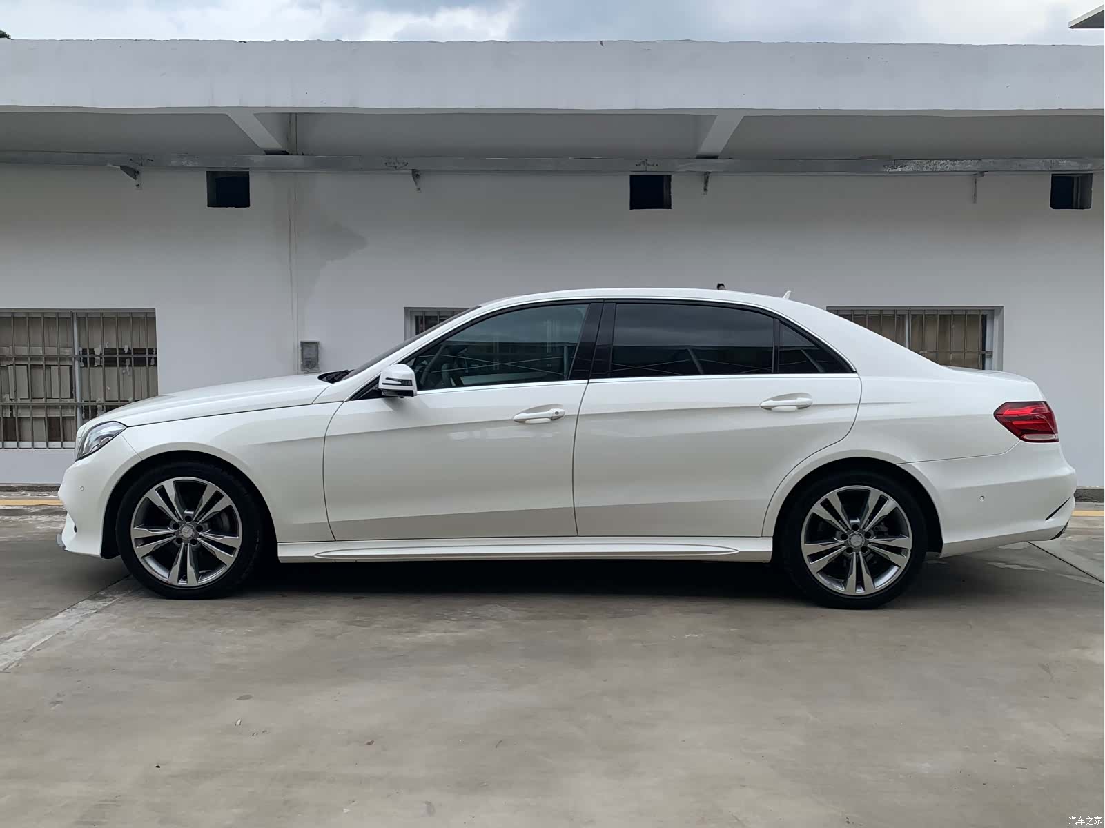 Mercedes-Benz E-Class, 2016 4