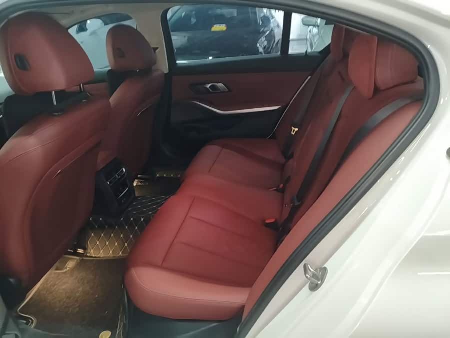 BMW 3 Series 2023, фото 16
