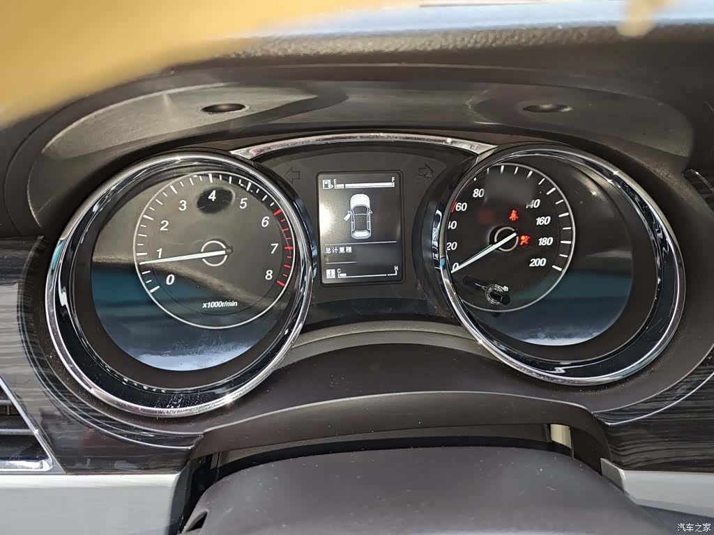 Wuling 730, 2017 4