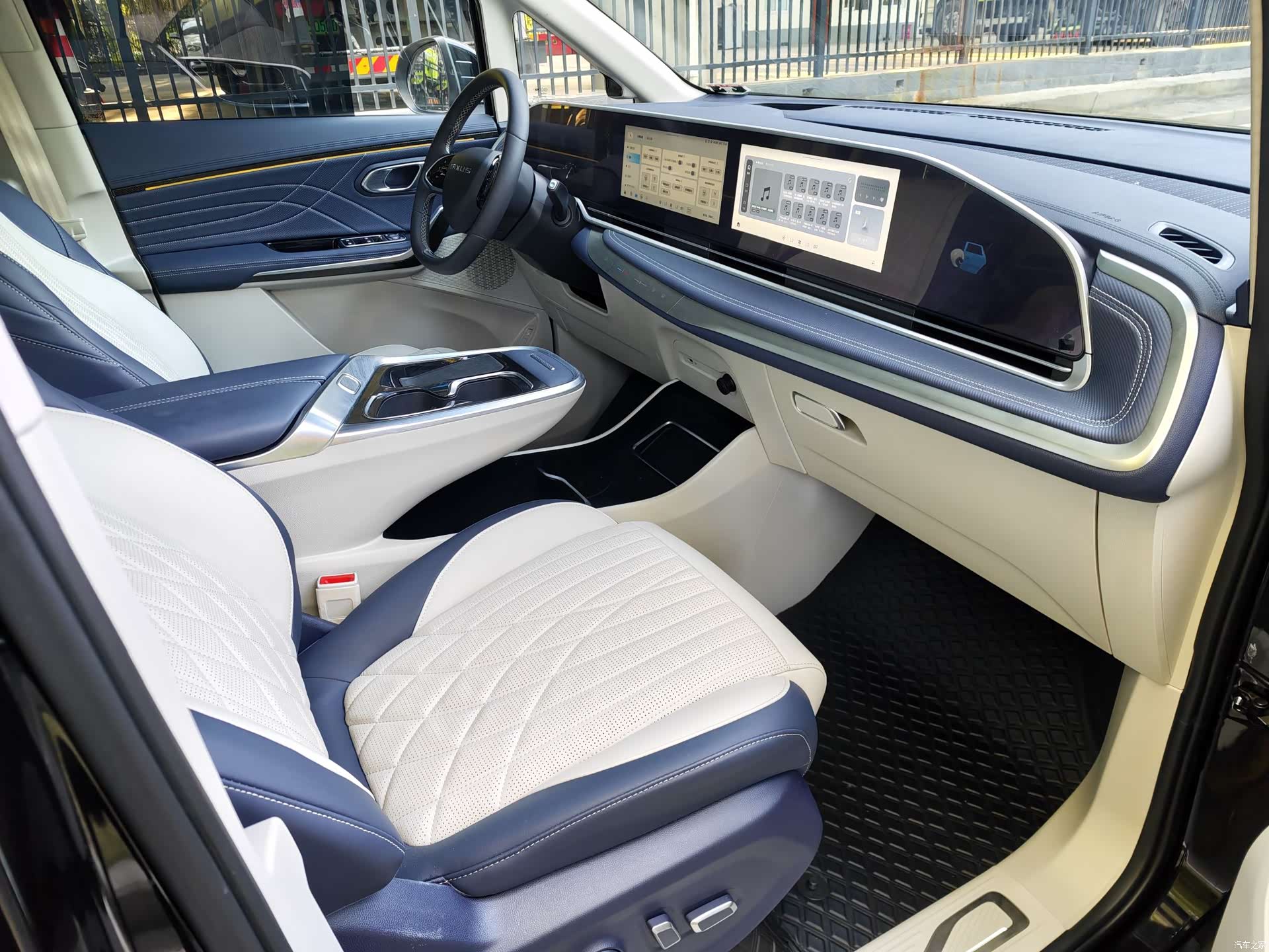 Maxus G90, 2023 26