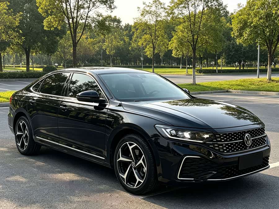 Volkswagen Passat 2024, фото 3