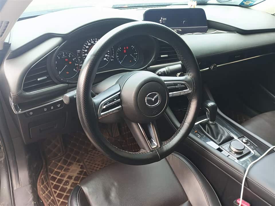 Mazda 3 Angkesaila