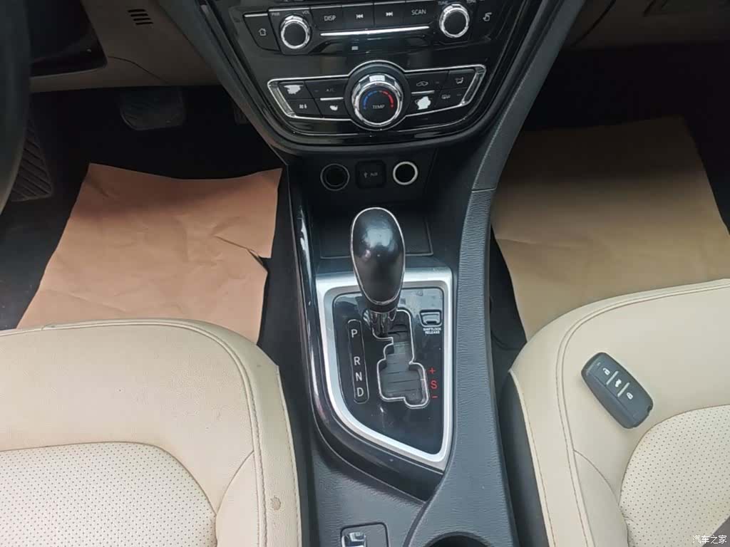 Changan V7, 2017 14